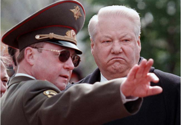 Министр внутренних дел России С. Степашин и президент Б. Ельцин 7 мая 1999 года. Фото: Reuters