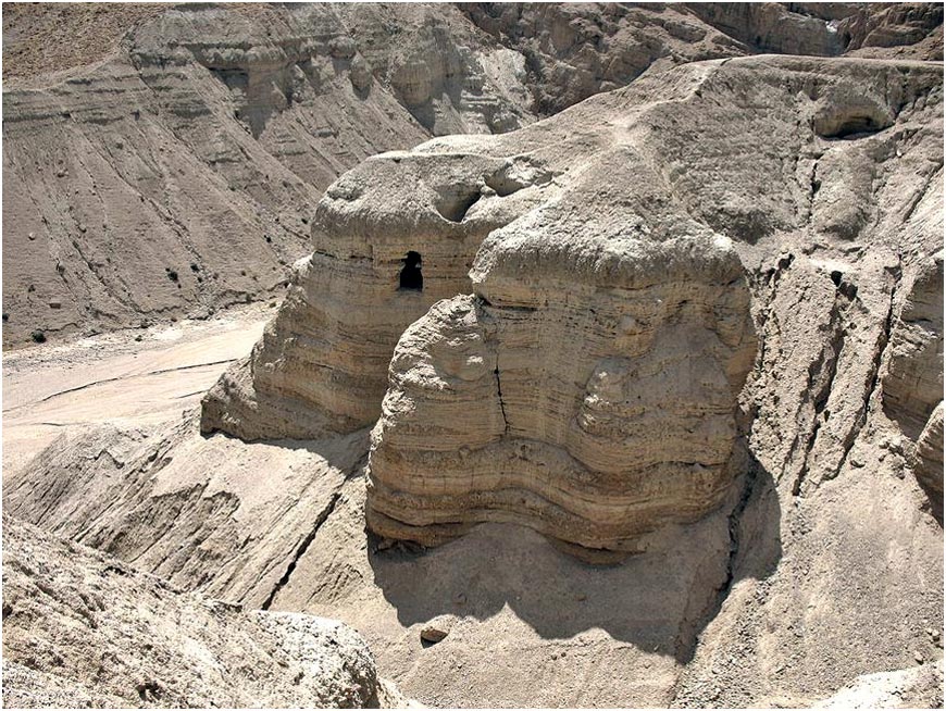 Фото: Qumran caves_1504 (CC by 2.0)