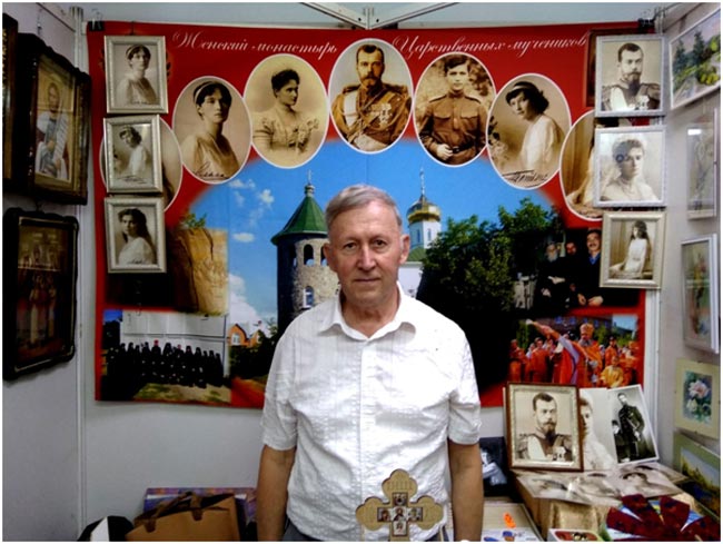 Секретарь Одесского отделения ИППО Иван Рябухин на выставке «Мир православия»