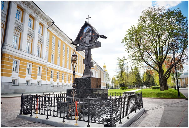 «Искренне благодарю всех, кто принимал участие в восстановлении этого памятника» (Владимир Путин) Фото: пресс-служба Президента РФ
