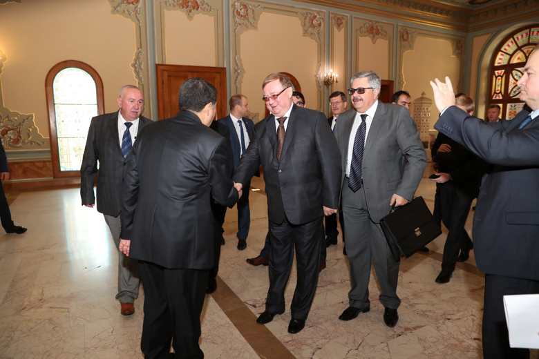 Во время рабочего визита в Турцию Председатель ИППО Сергей Степашин встретился с губернатором Стамбула Васип Шахином.