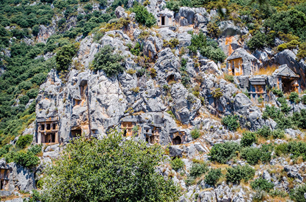  Ликийские скальные гробницы в Мире (Демре, Турция). Фто: Depositphotos, vagrig