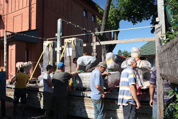 Подготовка к установке памятника императору Николаю II в Николо-Берлюковском монастыре