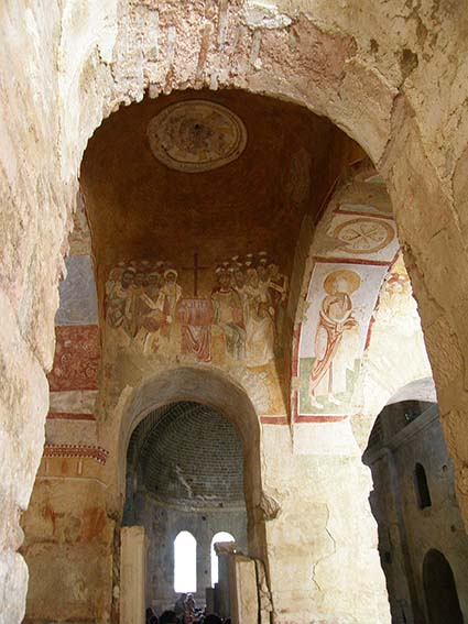 Развалины древнего храма, где служил, проповедовал и был похоронен свт. Николай,  в Мирах Ликийских, ныне г.Демре, Турция