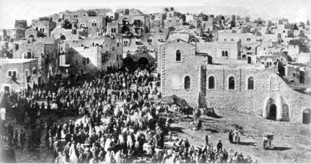 Караван русских паломников вступает в Вифлеем. Конец XIX века Караван русских паломников вступает в Вифлеем. Конец XIX века