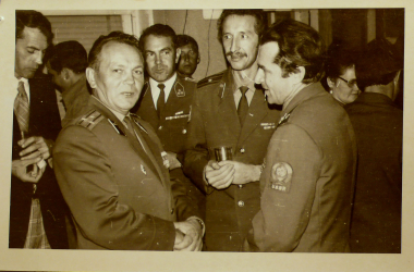 Дамаск, 1975 г. Военный атташе в гостях у миротворцев. Рядом – А. И. Исаенко и В. П. Маренко