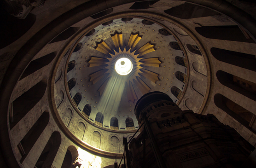 Купольная часовня в центре Ротонды Храма Воскресения Христова в Иерусалиме