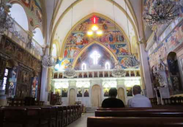 Интерьер церкви св. Димитрия в Бейруте. Фото «Благовест-инфо». Съёмка 2017 года.