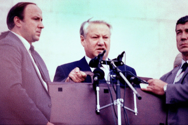 Знаменитое выступление Бориса Ельцина после подавления путча.  Фото: Анатолий ЖДАНОВ