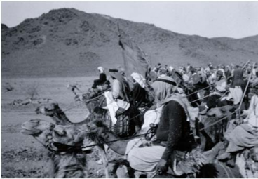 Арабы-повстанцы атакуют турок. Фото 1917 года. Имперский военный музей (Лондон)