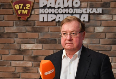 Сергей Степашин в студии Радио "Комсомольская правда". Фото: Виктор ГУСЕЙНОВ