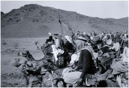 Арабы-повстанцы атакуют турок. Фото 1917 года. Имперский военный музей (Лондон)