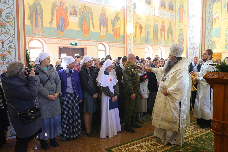 Прихожане новоосвященной церкви