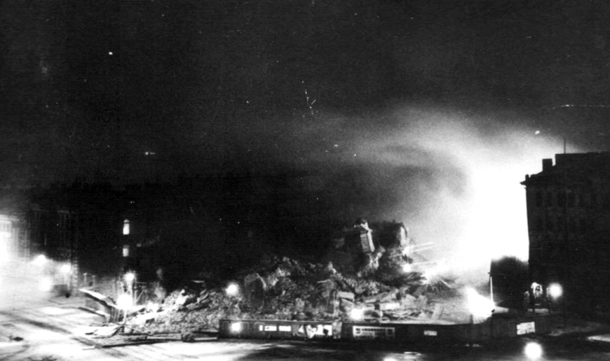 Уникальная фотография взрыва храма Успения Пресвятой Богородицы