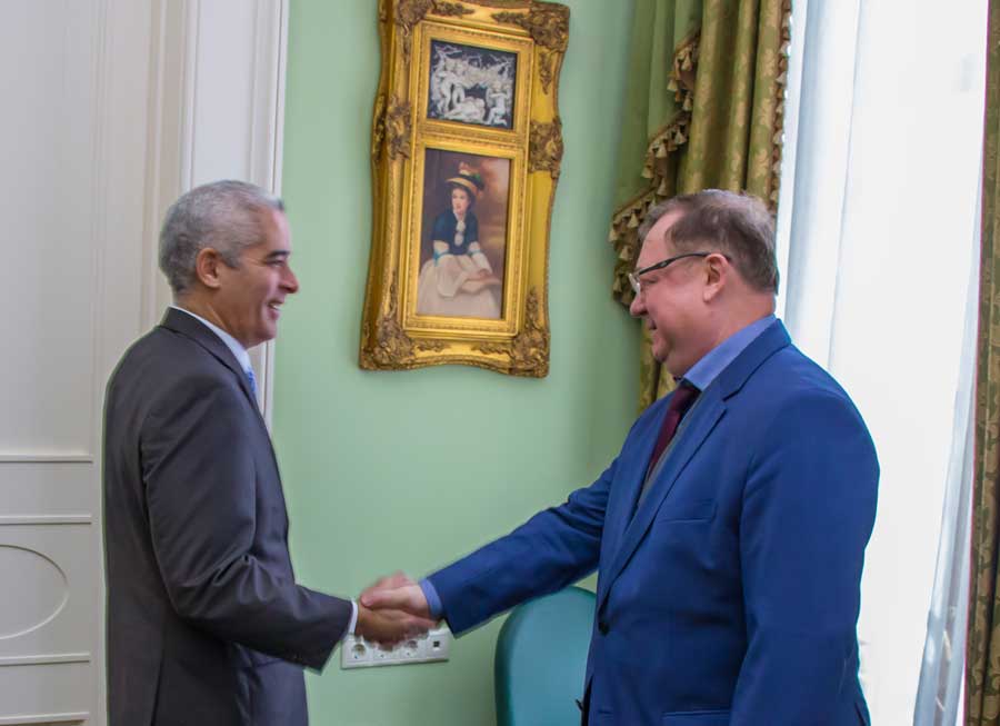 Сергей Степашин приветствовал высокого кубинского дипломата Херадо Пеньяльвера Порталь