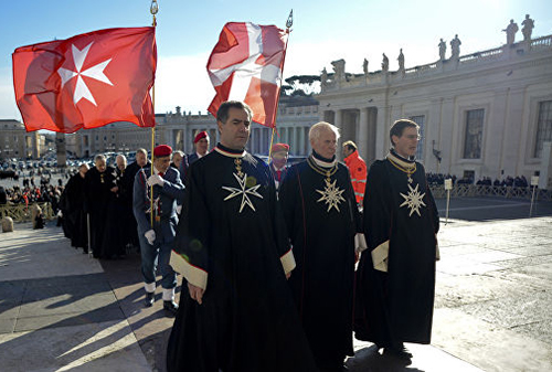 Рыцари Мальтийского ордена во время шествия в Ватикане. Архивное фото, РИА Новости
