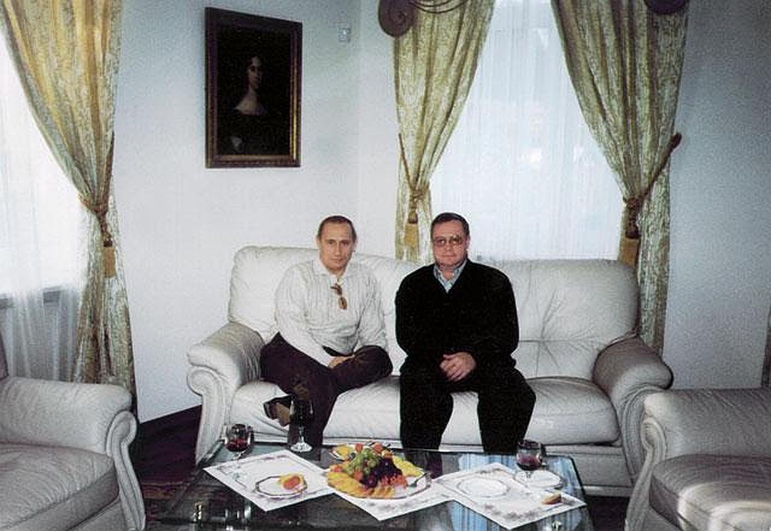 Уже президент Владимир Путин в гостях у Сергея Степашина на его даче в Жуковке. Лето 2000-го года