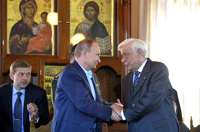 С Президентом Греции Прокописом Павлопулосом во время встречи с членами Священного Кинота